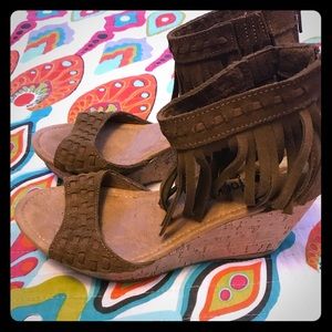 Minnetonka - new sandals